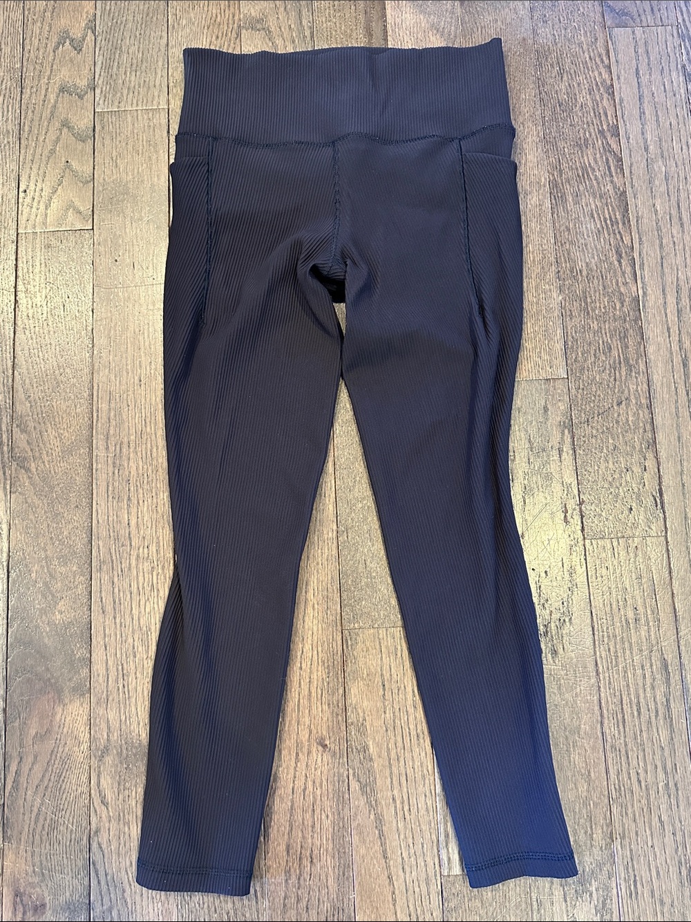 Athleta Black Salutation Stash Pocket 7/8 Ribbed Tight Size M